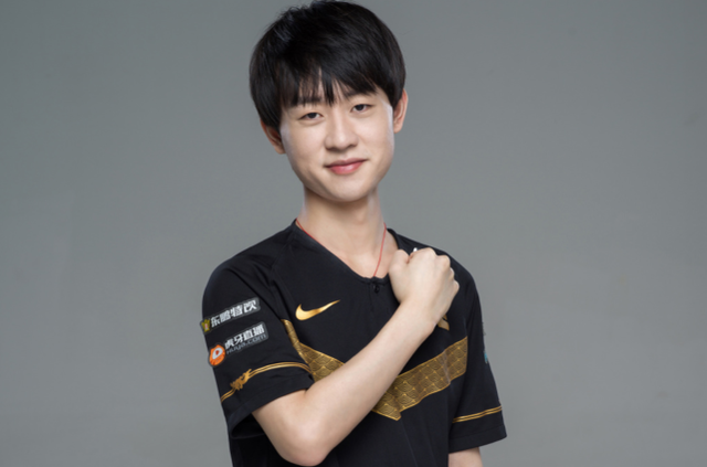 在防守端也 在防守端也