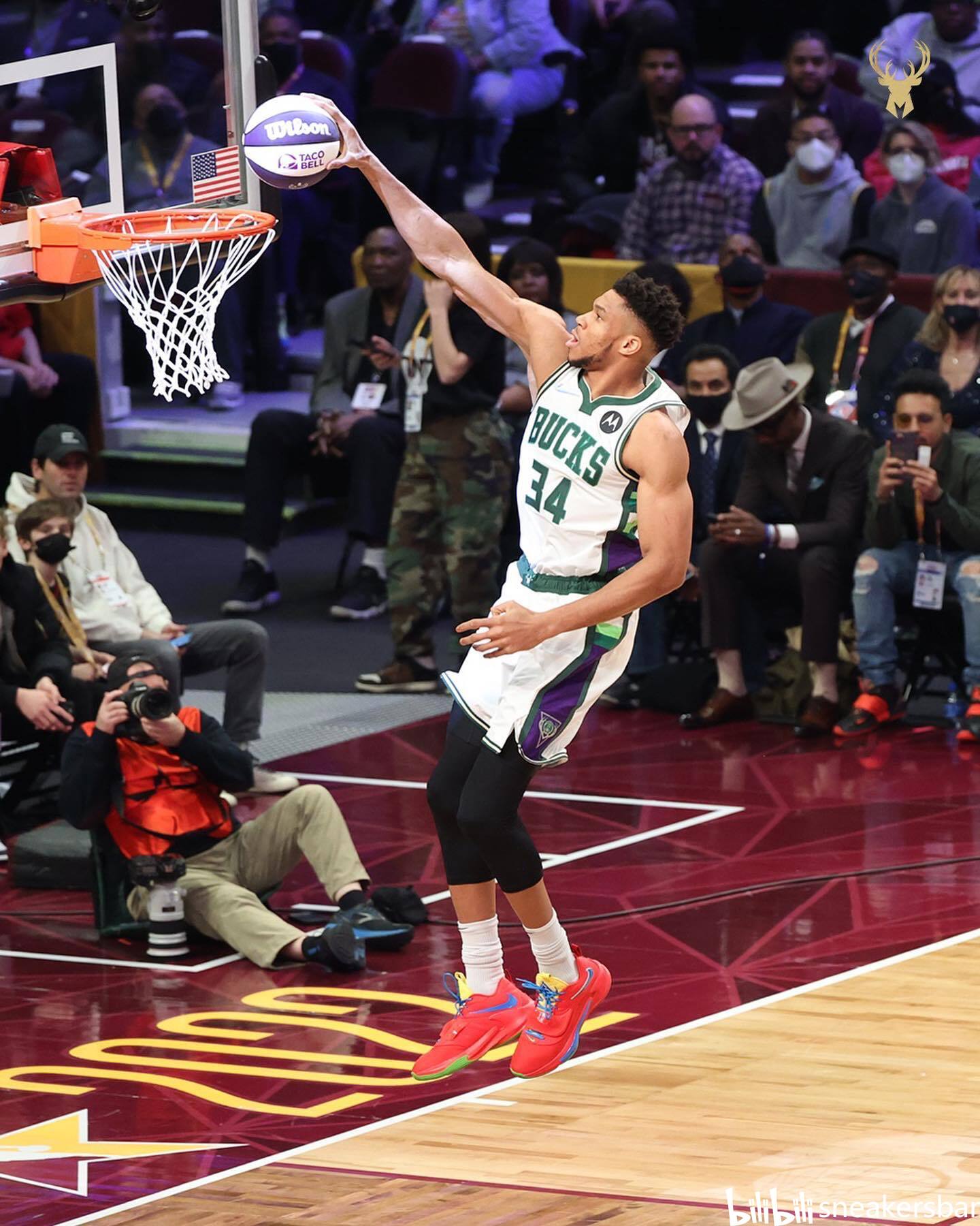 团结一致的 团结一致的